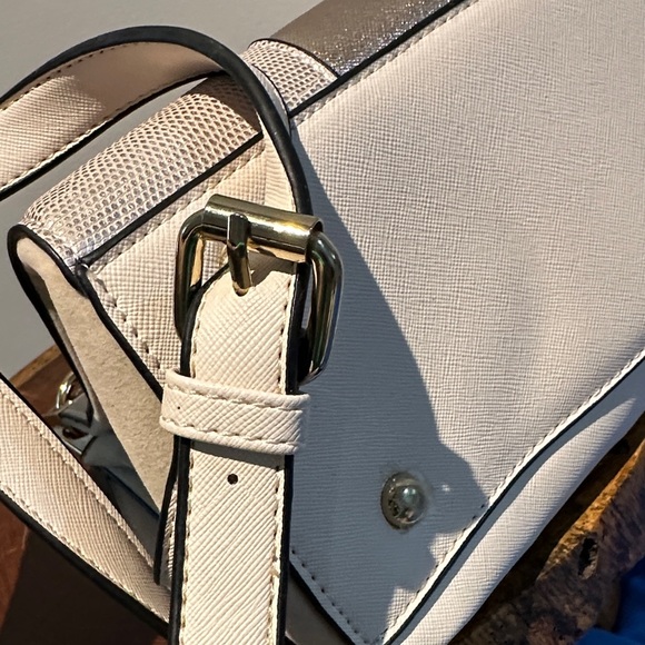 Dune NWOT Chic Cream and Gold Metallic Medium Bag Roomy 10x7x4 Drop approx 20” - Picture 11 of 11